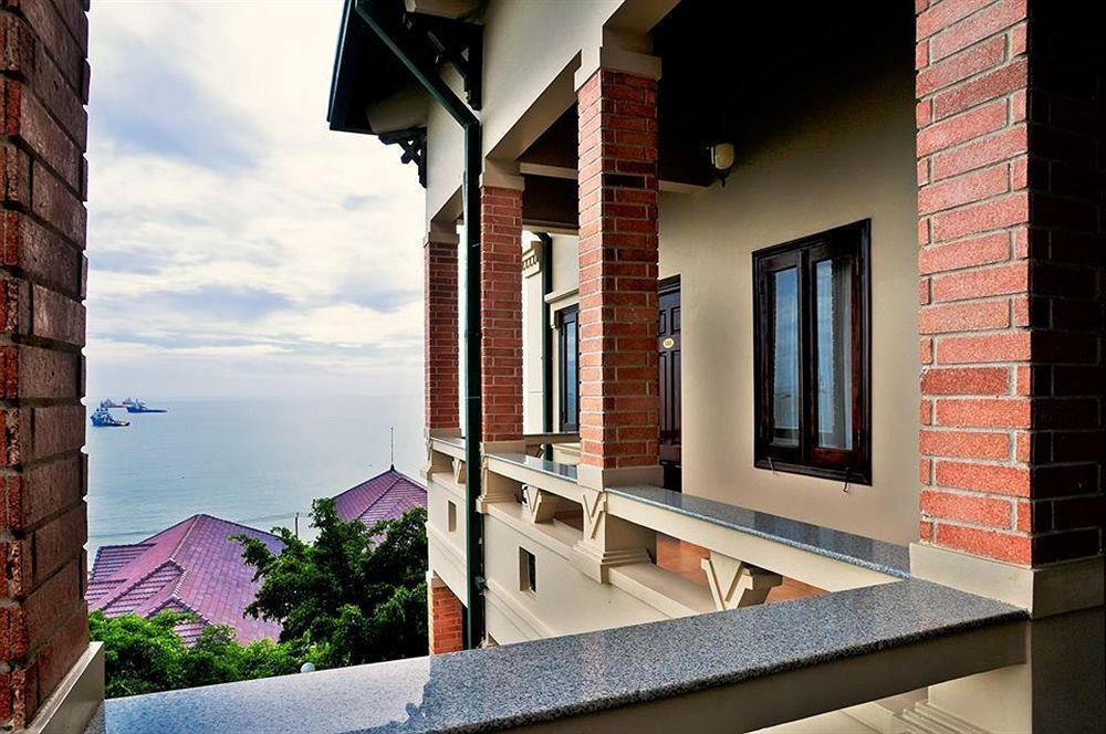 Beachfront Hotel Vung Tau Exterior photo